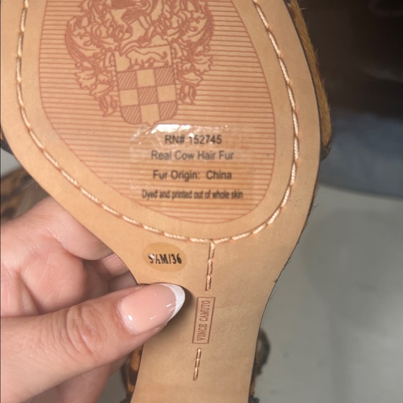 Vince Camuto Leopard Print Heels - Picture 8 of 8